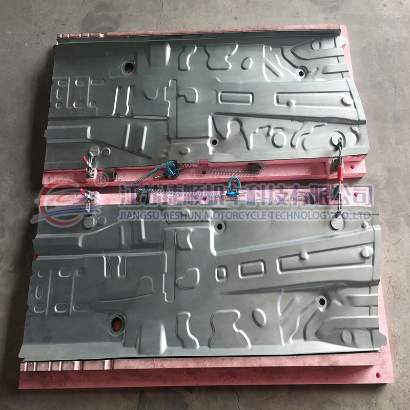 SUV bottom plate left and right